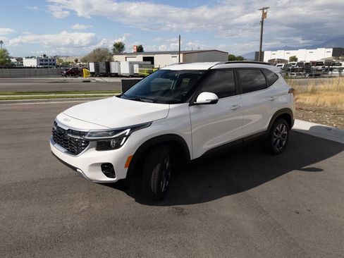 Used 2024 Kia Seltos S image 3