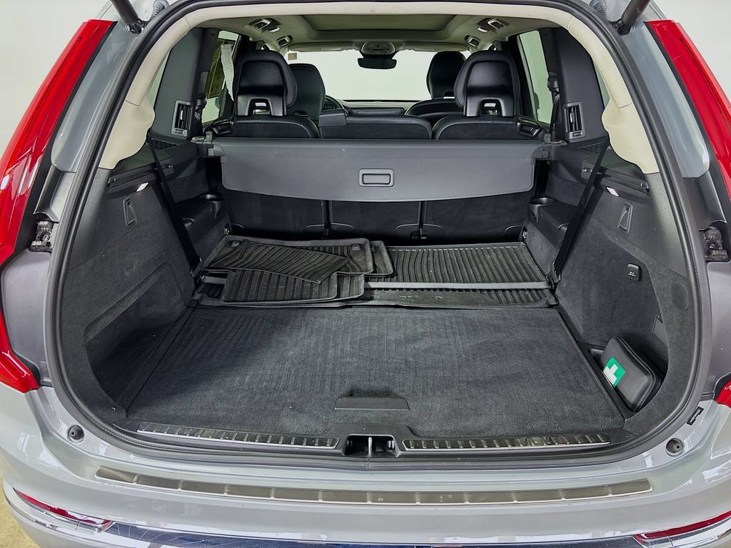 Used 2024 Volvo XC90 B6 Plus w/ Protection Package Premier AWD/4WD image 28