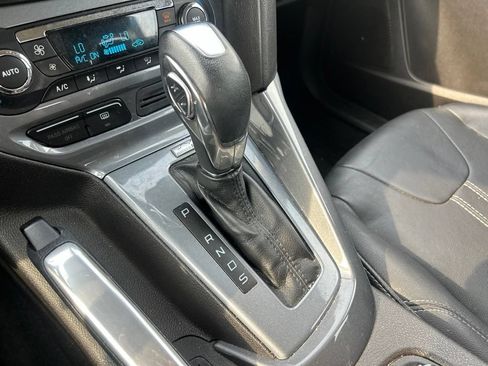 Used 2012 Ford Focus Titanium FWD image 27