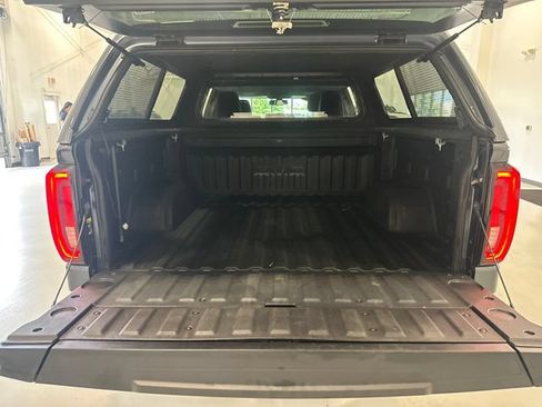 Used 2021 GMC Sierra 1500 SLT w/ X31 Off-Road Package AWD/4WD image 27