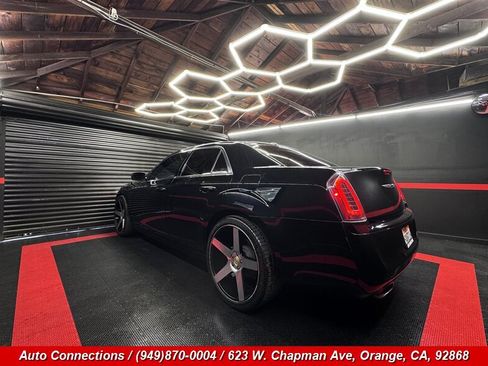 Used 2014 Chrysler 300 S RWD image 4