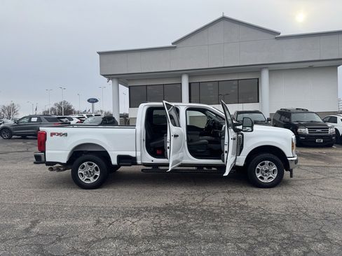Used 2025 Ford F250 XLT w/ FX4 Off-Road Package image 8