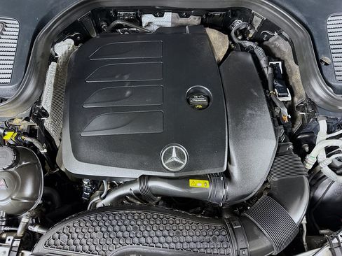 Used 2022 Mercedes-Benz GLC 300 4MATIC w/ Premium Package Lite image 39