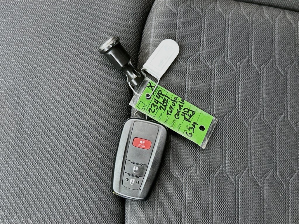 Used 2021 Toyota Corolla SE w/ Special Edition FWD image 27