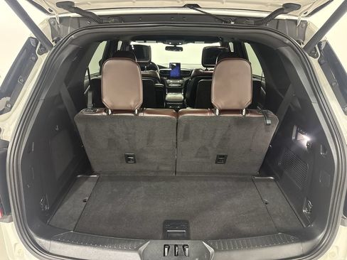 Used 2020 Ford Explorer Platinum w/ Premium Technology Package AWD/4WD image 29