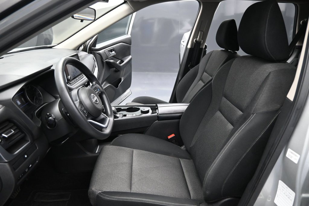 Used 2024 Nissan Rogue SV AWD/4WD image 9
