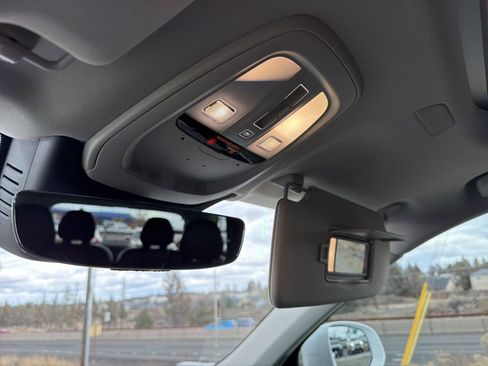 Used 2025 Volvo XC90 T8 Ultra w/ Protection Package Premier image 42