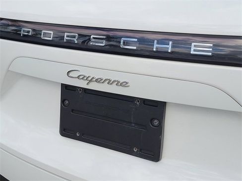 Used 2021 Porsche Cayenne image 33