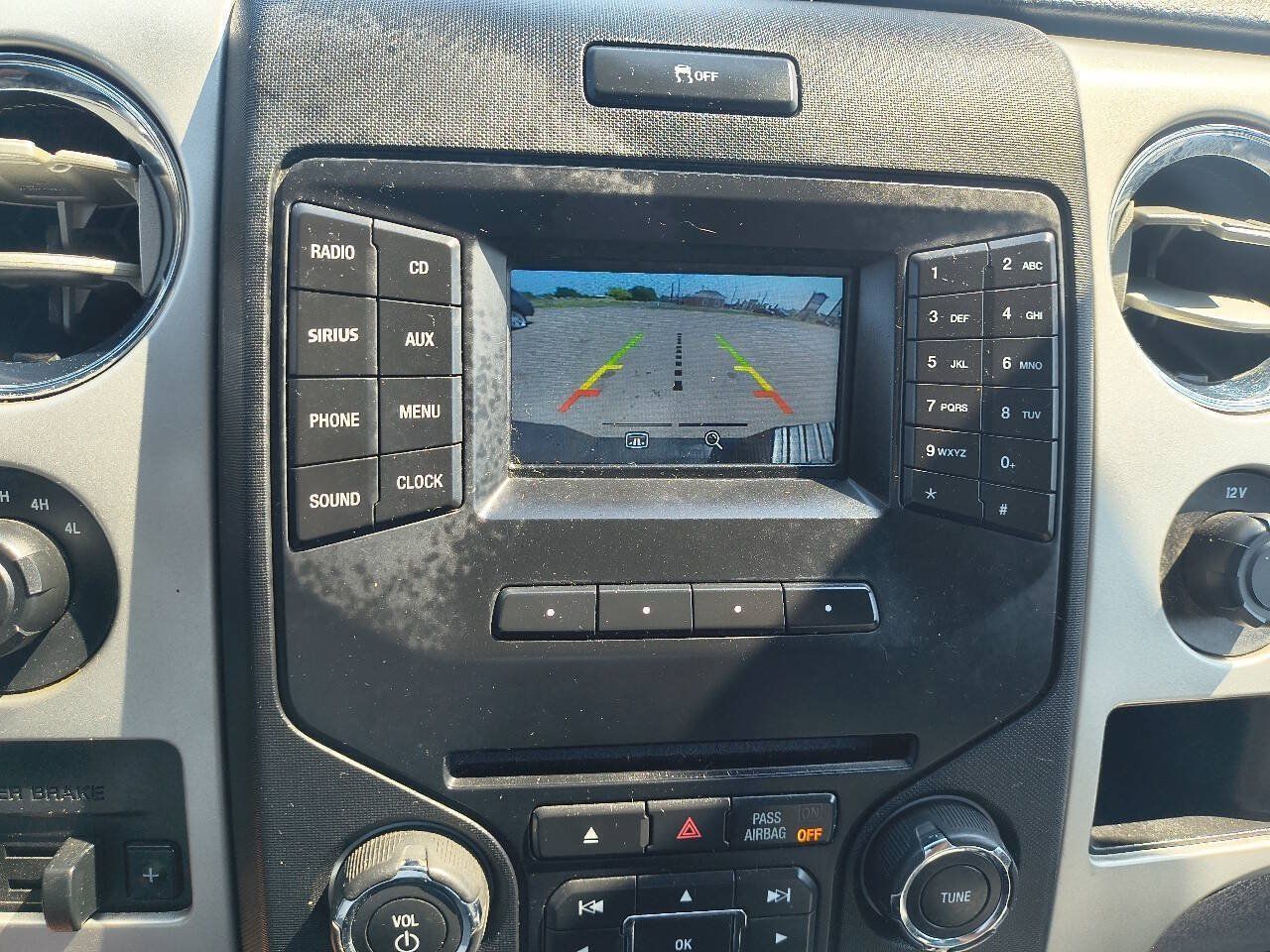 Used 2014 Ford F150 XLT w/ Equipment Group 302A Luxury AWD/4WD image 26