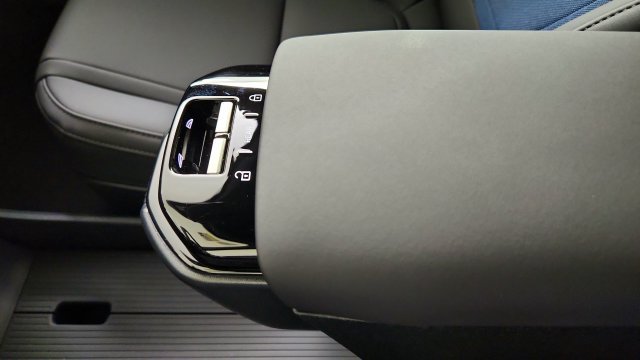 New 2026 Volvo EX30 Cross Country Ultra w/ Protection Package Premier AWD/4WD image 15
