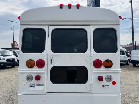 Used 2006 Ford E-350 and Econoline 350 Super Duty image 4