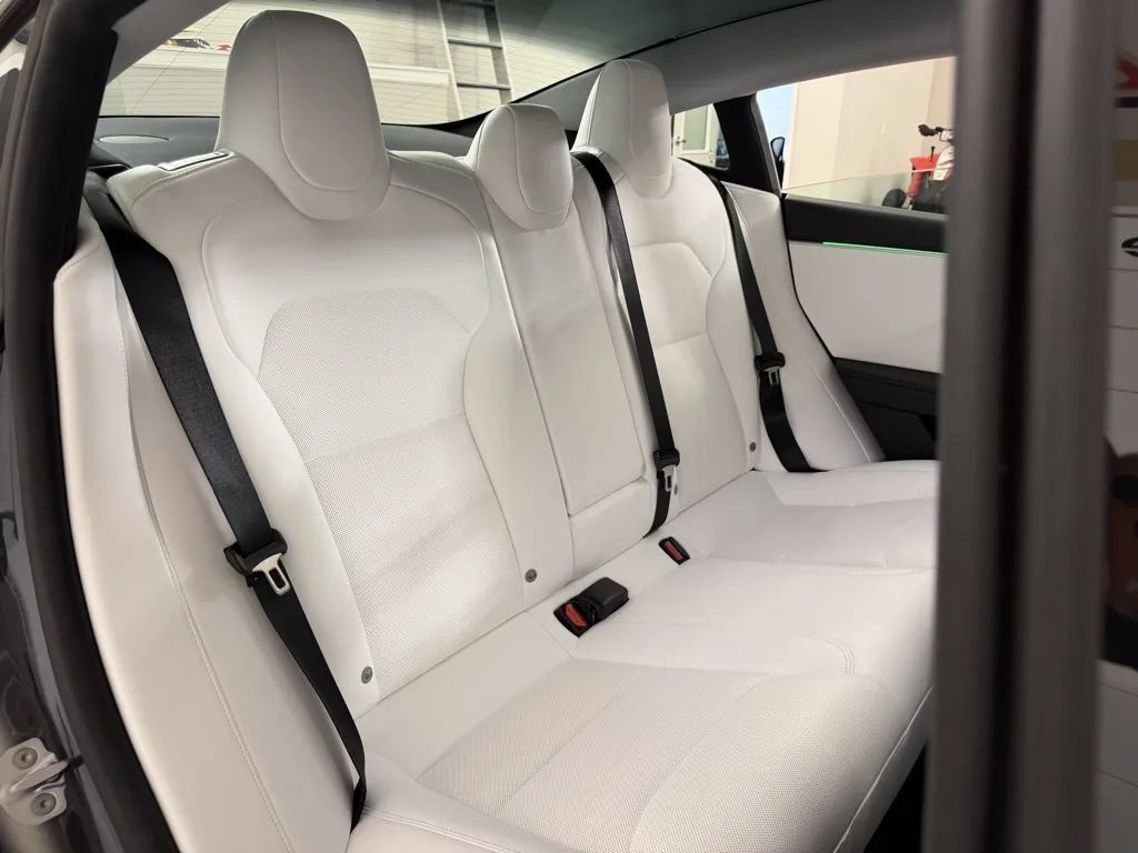 Used 2025 Tesla Model 3 Long Range AWD/4WD image 39