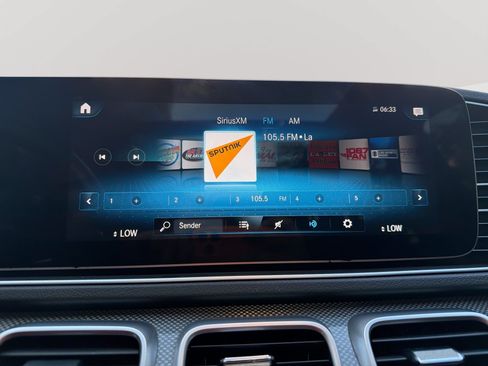 Used 2022 Mercedes-Benz GLS 450 4MATIC w/ AMG Line Exterior image 12