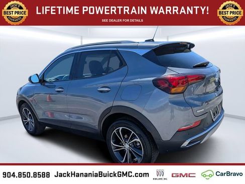 Certified 2022 Buick Encore GX Essence w/ Advanced Technology Package FWD image 5