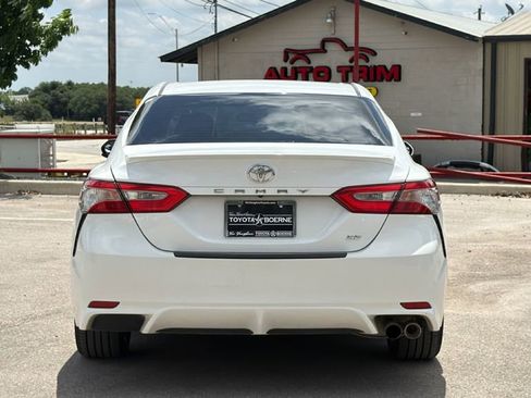 Certified 2018 Toyota Camry SE FWD image 7