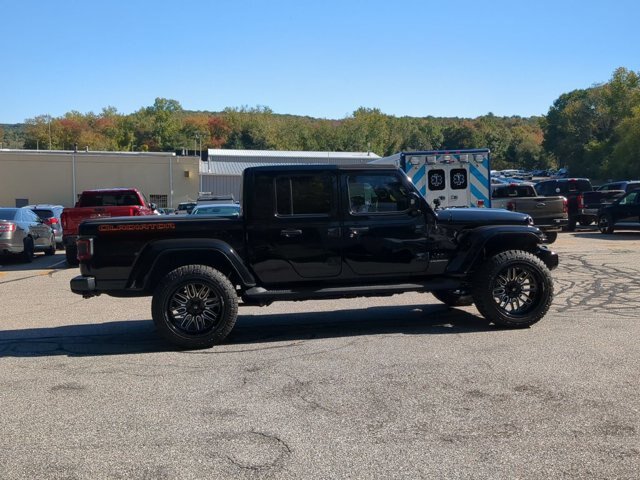 Used 2023 Jeep Gladiator Overland AWD/4WD image 2