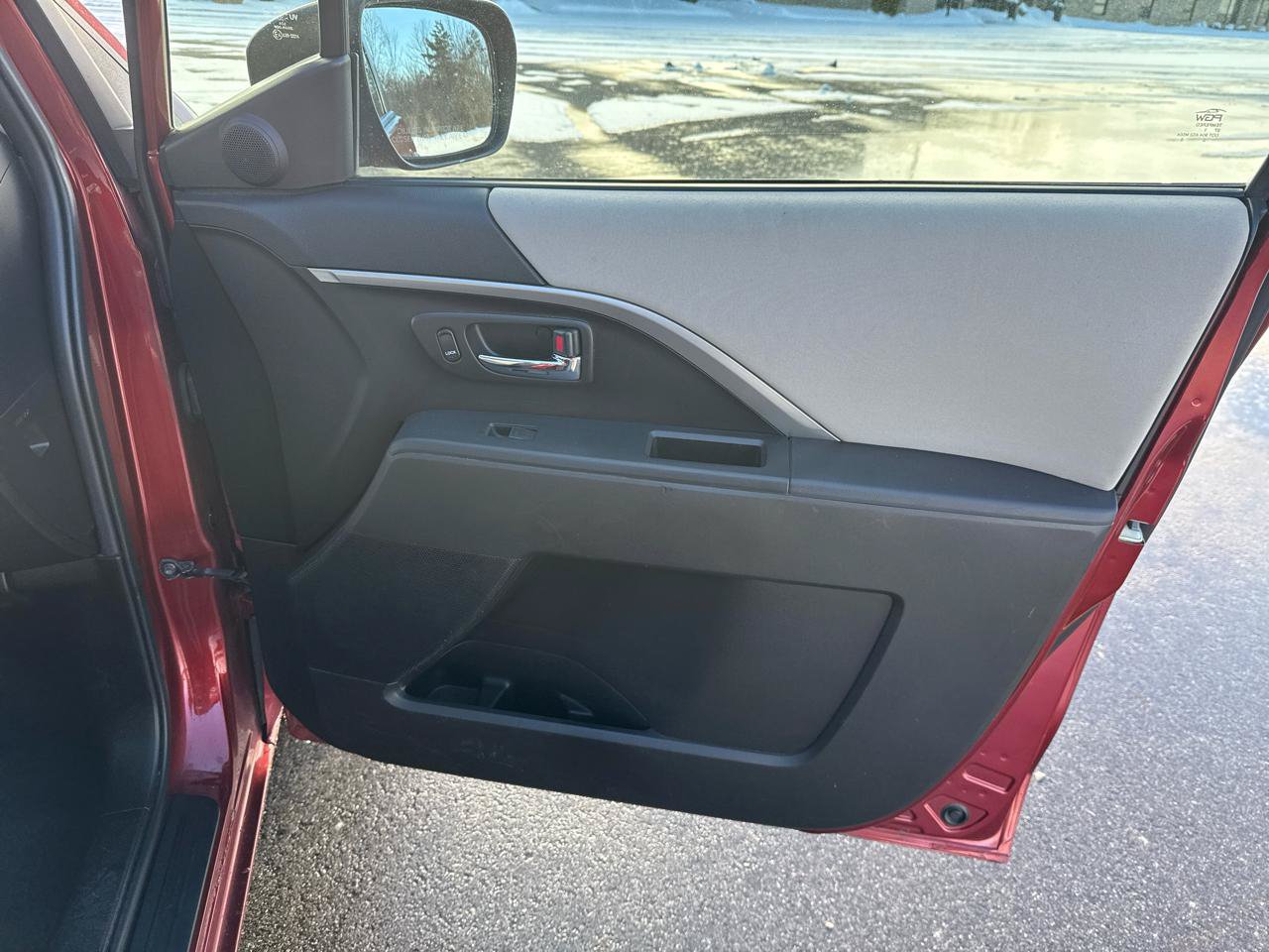 Used 2012 MAZDA MAZDA5 Sport FWD image 27