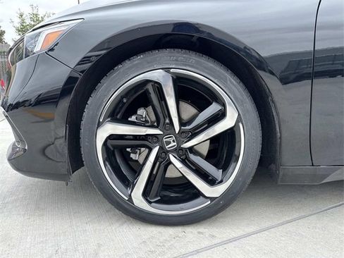Used 2022 Honda Accord Sport image 4