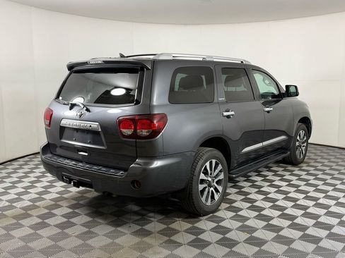 Used 2019 Toyota Sequoia Limited w/ Safety & Convenience Package image 15