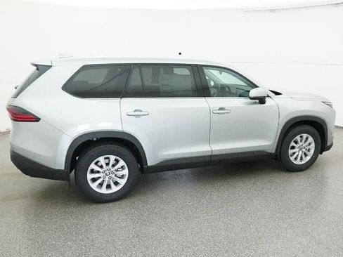 New 2026 Toyota Grand Highlander XLE image 10