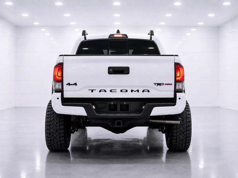 Used 2021 Toyota Tacoma TRD Pro AWD/4WD image 4