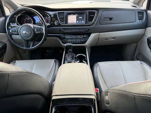Used 2021 Kia Sedona SX image 15