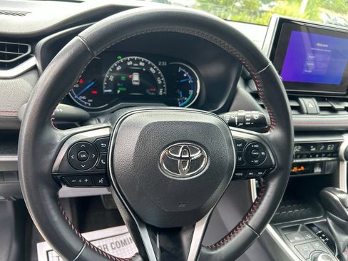 Used 2025 Toyota RAV4 SE AWD/4WD image 26