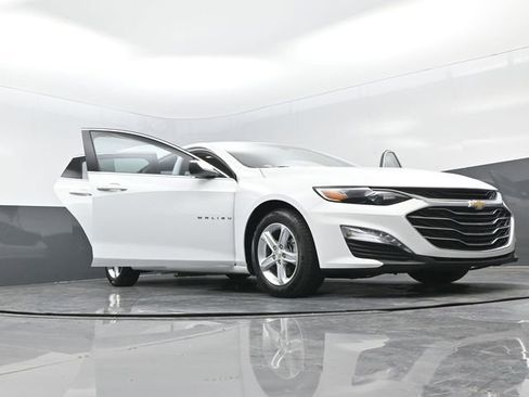 Used 2022 Chevrolet Malibu LT image 33