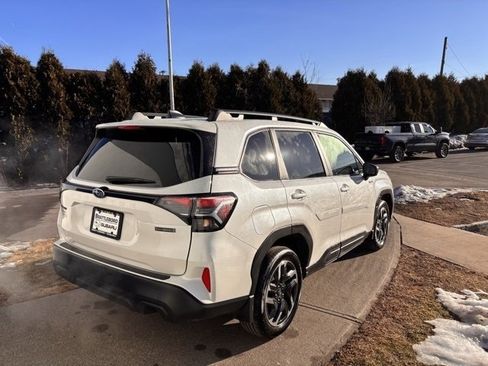Used 2025 Subaru Forester Premium image 4