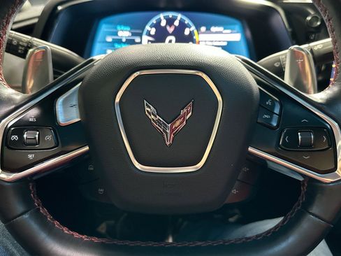 Used 2021 Chevrolet Corvette Stingray Coupe w/ Z51 Performance Package image 18