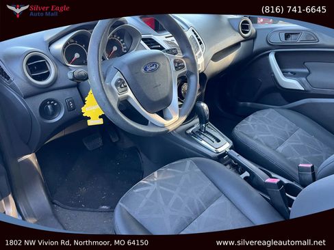 Used 2011 Ford Fiesta SE w/ Super Fuel Economy Pkg image 6