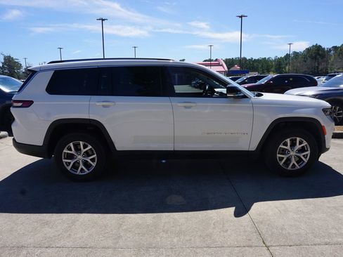 Used 2022 Jeep Grand Cherokee L Limited w/ Luxury Tech Group II image 26