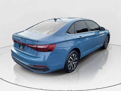 Certified 2025 Volkswagen Jetta S FWD image 31