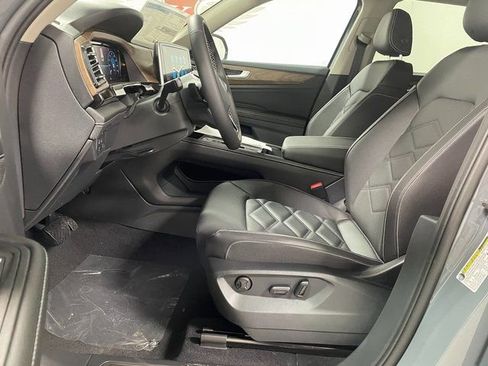 New 2026 Volkswagen Atlas SE image 14