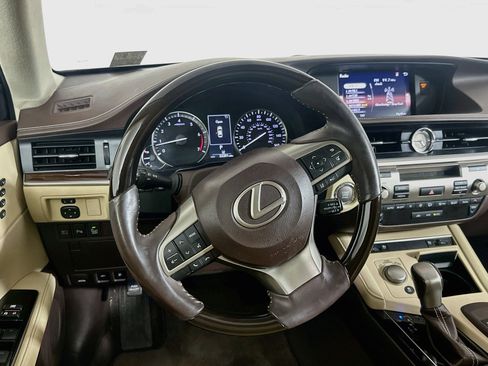 Used 2017 Lexus ES 350 w/ Premium Package FWD image 18