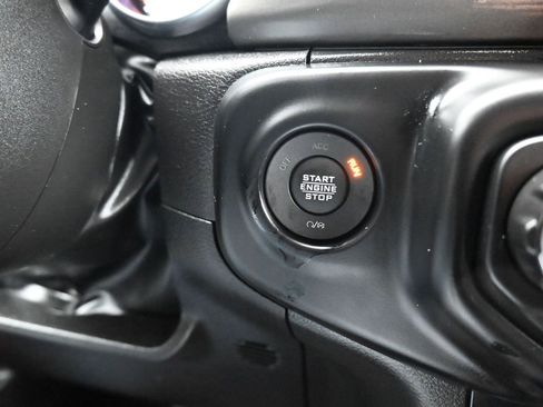 Used 2023 Jeep Gladiator Sport image 20