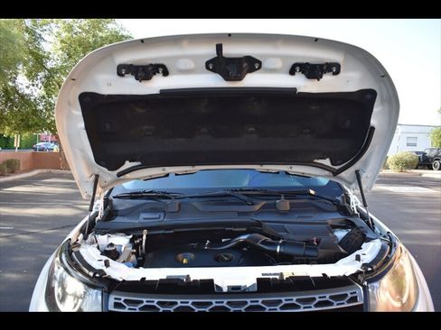 Used 2016 Land Rover Discovery Sport SE AWD/4WD image 39