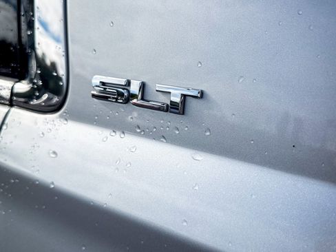 Used 2017 GMC Yukon XL SLT w/ Open Road Package image 7