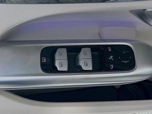 Used 2026 Mercedes-Benz C 300 Sedan image 18
