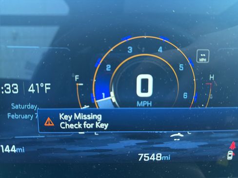 Used 2025 Chevrolet Equinox RS w/ Safety and Technology Package image 8