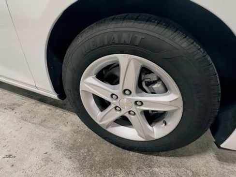 Used 2024 Chevrolet Malibu LT image 13