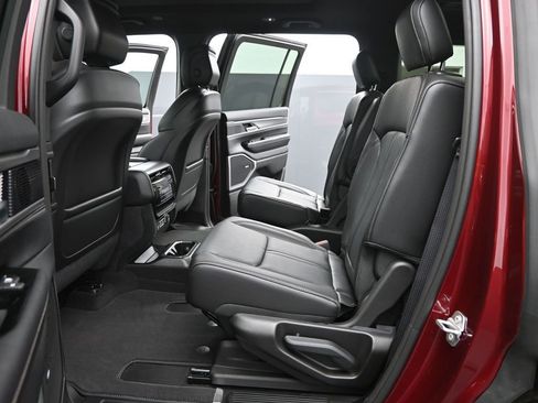 New 2026 Jeep Grand Wagoneer image 13