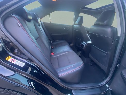 Used 2017 Toyota Camry SE w/ Moonroof Package FWD image 27