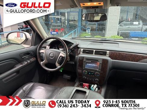 Used 2012 GMC Yukon Denali RWD image 4