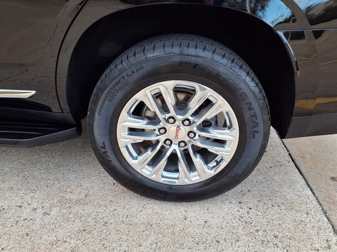 Used 2021 GMC Yukon SLT w/ SLT Luxury Plus Package image 8