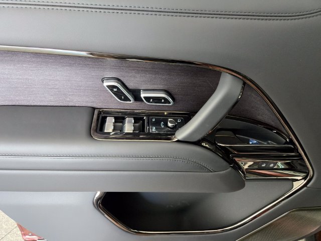 New 2026 Land Rover Range Rover SV AWD/4WD image 22