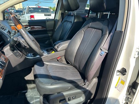 Used 2013 Lincoln MKX AWD image 8