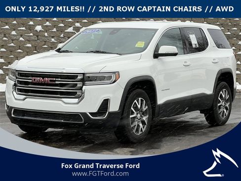 Used 2023 GMC Acadia SLE w/ LPO, Floor Liner Package image 1