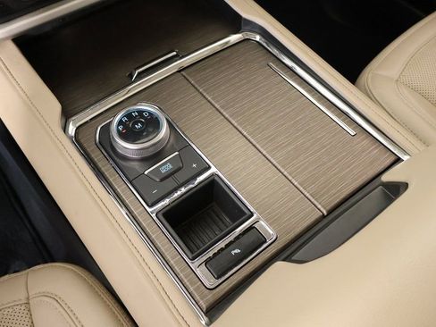 Used 2024 Ford Expedition Max Limited image 9