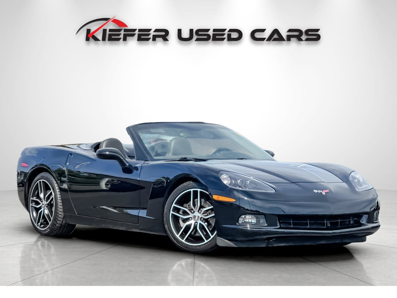 Used 2005 Chevrolet Corvette Convertible w/ Preferred Equipment Group RWD image 2